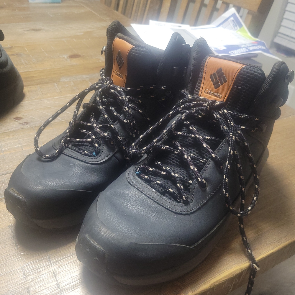 Columbia Men's Black Hiking Boots